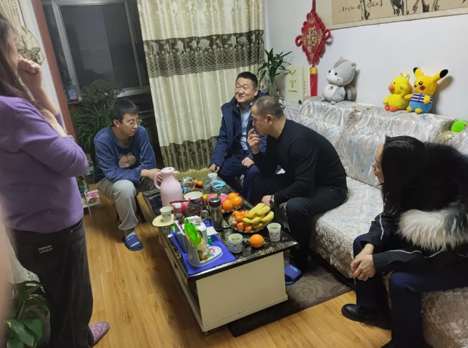 开云网页版登录入口-开云（中国）
产业开发板块深入开展员工家访活动(图2)