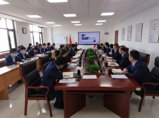 开云网页版登录入口-开云（中国）
召开党委理论中心组集体学习会议(图2)