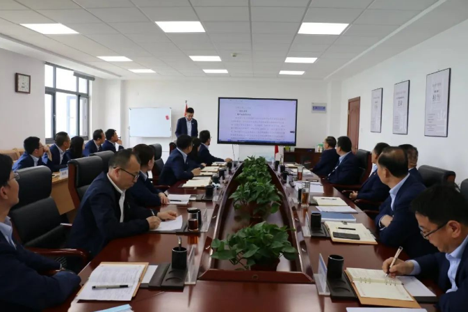 开云网页版登录入口-开云（中国）
召开党委理论中心组集体学习会议(图2)