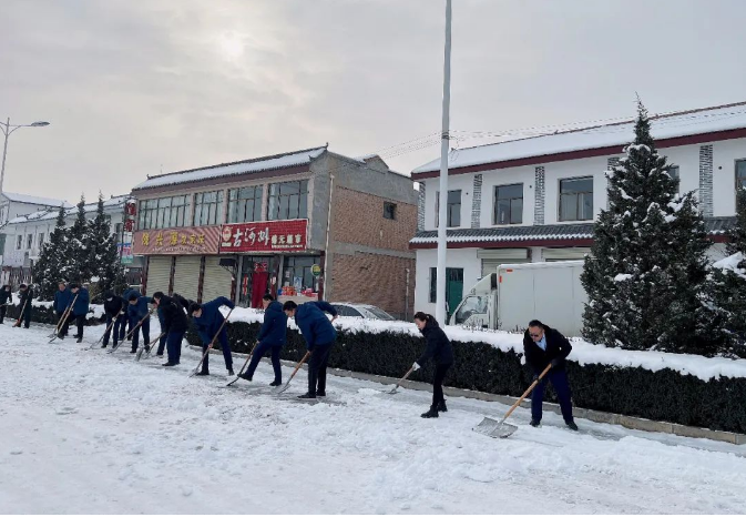 筑起安全墙 照亮乡村路——开云网页版登录入口-开云（中国）
鼎力支持包抓共建村社文明创建工作(图7)
