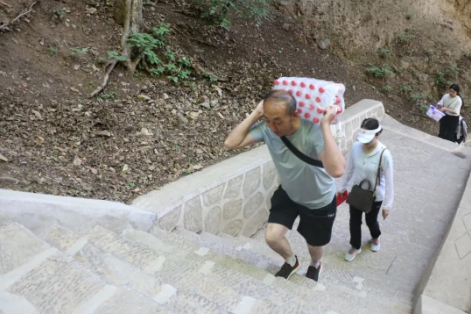 助力文旅市场 展示产投风采——开云网页版登录入口-开云(中国)
组织开展员工登山比赛活动(图6) 助力文旅市场 展示产投风采——开云网页版登录入口-开云(中国)
组织开展员工登山比赛活动(图6)