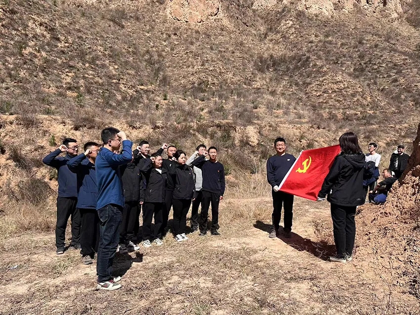 开云网页版登录入口-开云（中国）
开展义务植树活动(图3)