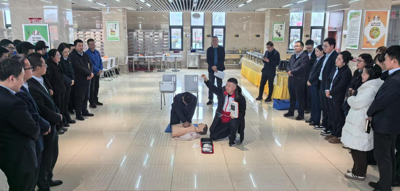 寒冬送温暖 真情暖人心——市红十字会机关党支部与开云网页版登录入口-开云（中国）
公司党委联合开展主题党日活动(图3)
